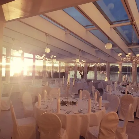 Seehotel Leoni ホテル