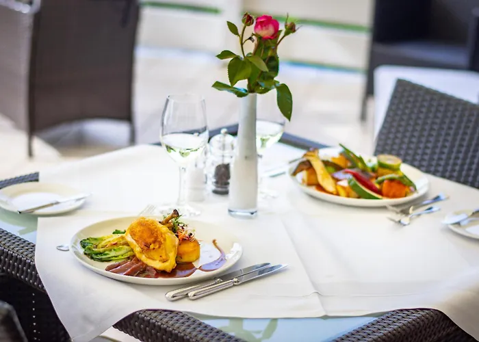 מלון Seehotel Leoni ברג אם סטרנברגר סי