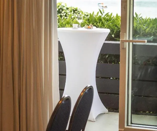 מלון Seehotel Leoni ברג אם סטרנברגר סי